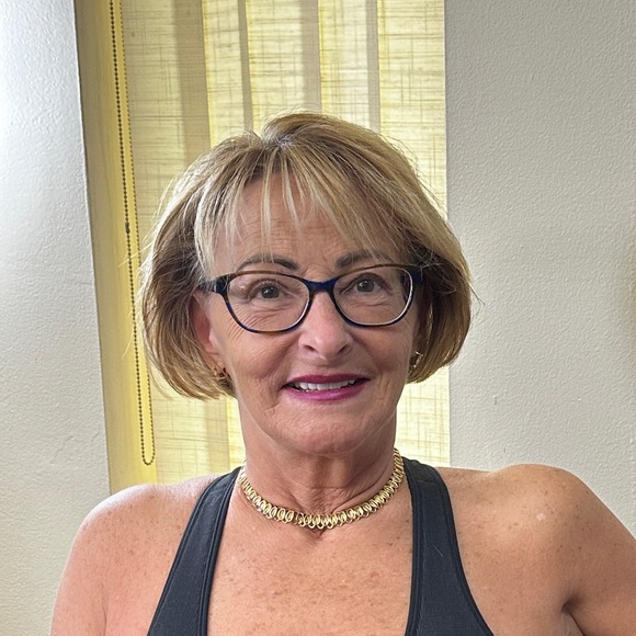 Meet your Posher, Debra - Picture 8 of 12